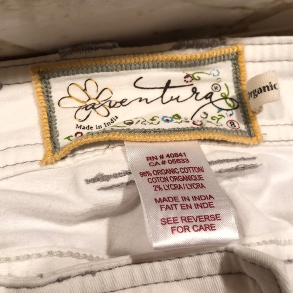 Sweet soft white taper jeans - Picture 2 of 3